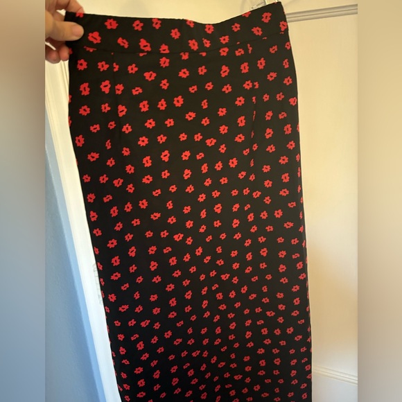 Princess Polly black maxi skirt with red flowers size 12 - Picture 5 of 5